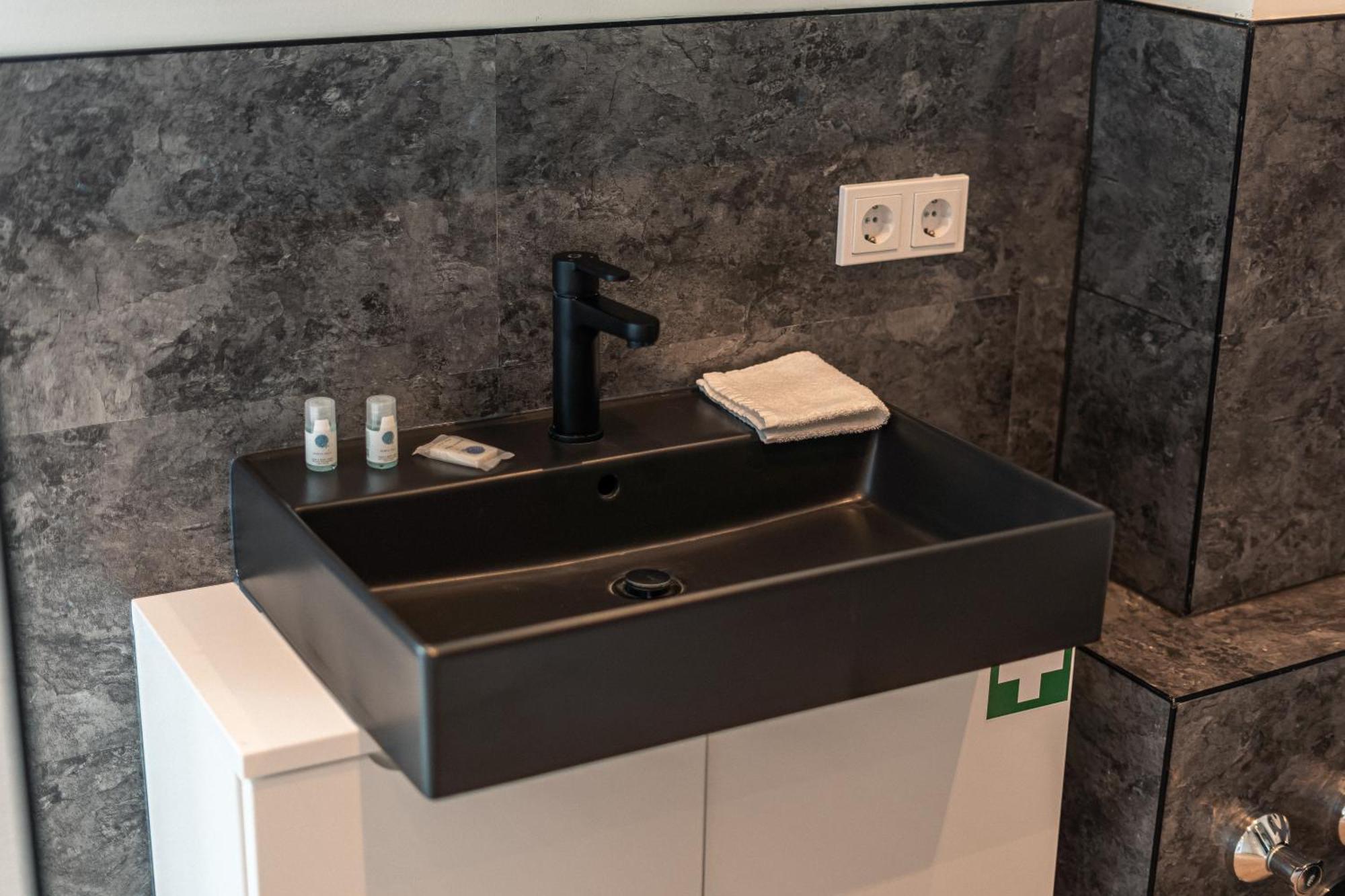 Crest - Riverside Lofts Mit Parken I Balkon I Kueche I Regendusche Πασάου Εξωτερικό φωτογραφία